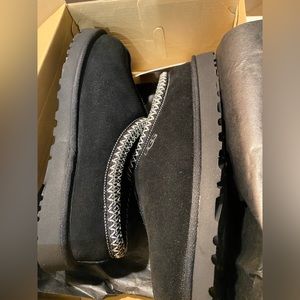 Brand New UGG Tasman ll Embroidered Slippers Black Size 10 sold out new in box